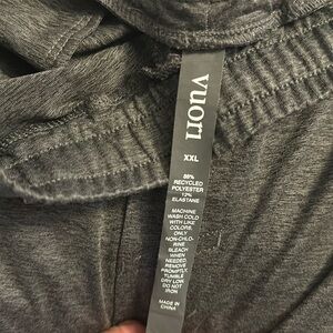 I have 4 pair of never worn vuori joggers.